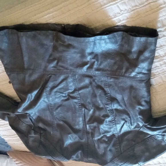 Leather coat - Picture 4 of 4